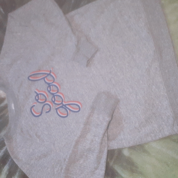 CLEARANCE Old Navy sweatshirt - Picture 1 of 3